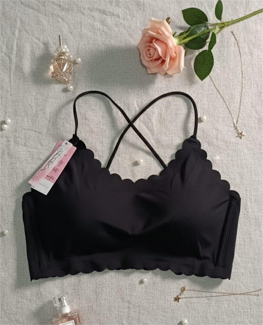 Black Scallop Lace Bralette – Ultra Soft, Seamless & Stylish Comfort Wear