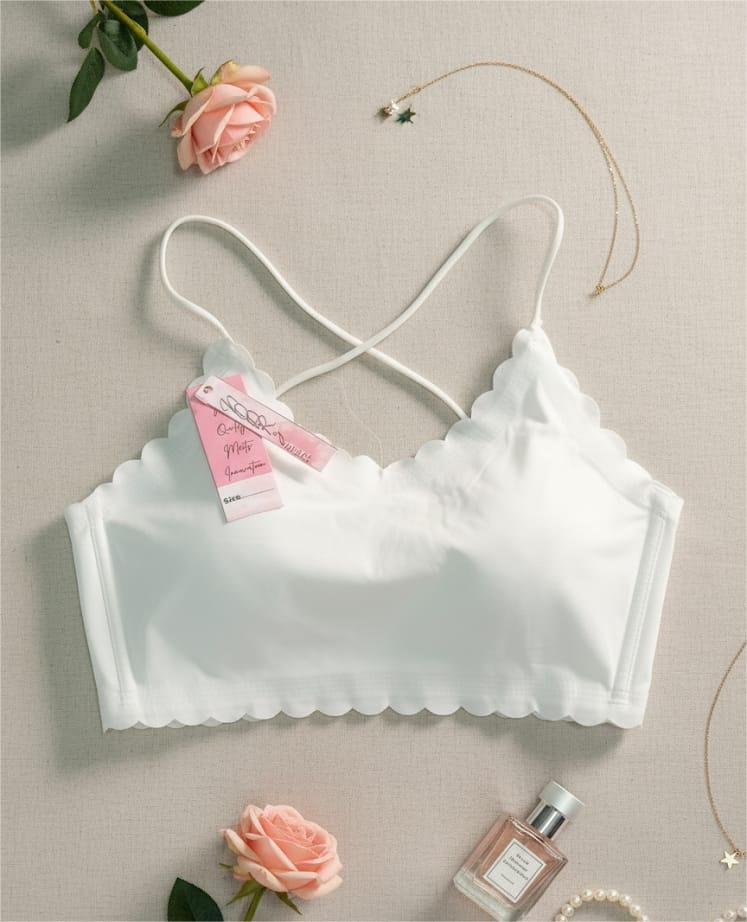 Black Scallop Lace Bralette – Ultra Soft, Seamless & Stylish Comfort Wear